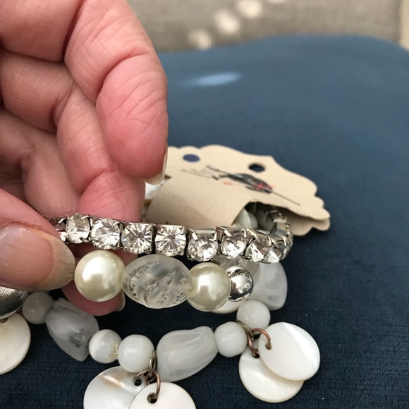 2 bracelets - Picture 3 of 4